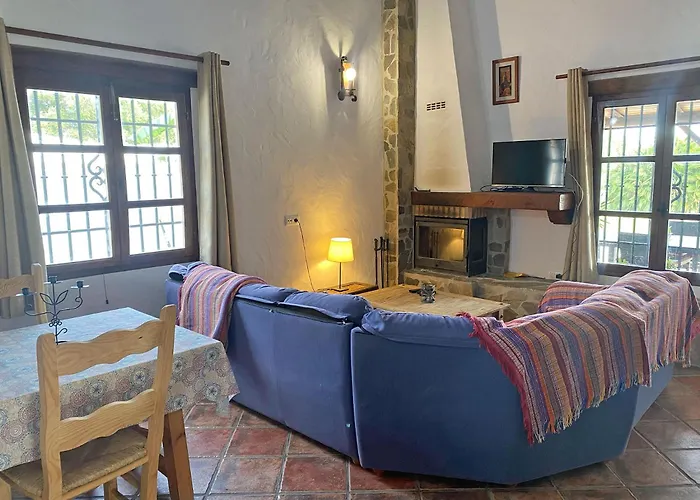 Quinta Mangueta Es Casa Con Piscina En Zahora Cerca De La Playa Cádiz